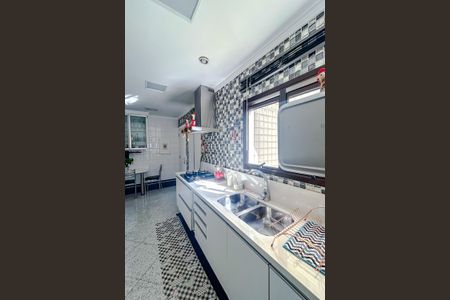 Apartamento à venda com 125m², 4 quartos e 3 vagasCozinha