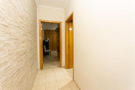 Casa à venda com 284m², 4 quartos e 6 vagas Casa à venda com 284m², 4 quartos e 6 vagasCorredor