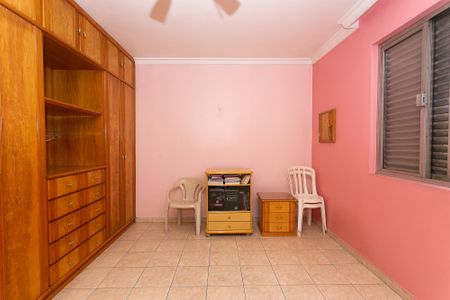 Casa à venda com 284m², 4 quartos e 6 vagas Casa à venda com 284m², 4 quartos e 6 vagasQuarto 2