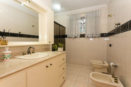 Casa à venda com 284m², 4 quartos e 6 vagas Casa à venda com 284m², 4 quartos e 6 vagasBanheiro da Suíte