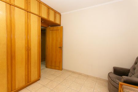 Casa à venda com 284m², 4 quartos e 6 vagas Casa à venda com 284m², 4 quartos e 6 vagasQuarto 3