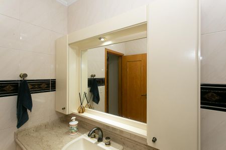 Casa à venda com 284m², 4 quartos e 6 vagas Casa à venda com 284m², 4 quartos e 6 vagasBanheiro da Suíte