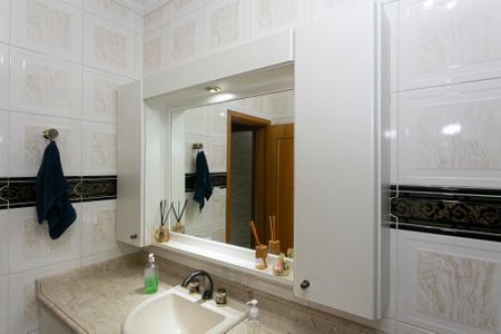 Casa à venda com 284m², 4 quartos e 6 vagas Casa à venda com 284m², 4 quartos e 6 vagasBanheiro 1