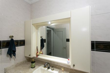 Casa à venda com 284m², 4 quartos e 6 vagas Casa à venda com 284m², 4 quartos e 6 vagasBanheiro 2