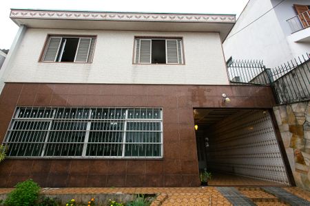 Casa à venda com 284m², 4 quartos e 6 vagas Casa à venda com 284m², 4 quartos e 6 vagasFachada