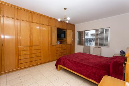 Casa à venda com 284m², 4 quartos e 6 vagas Casa à venda com 284m², 4 quartos e 6 vagasSuíte