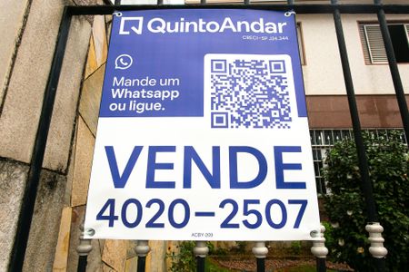 Casa à venda com 284m², 4 quartos e 6 vagas Casa à venda com 284m², 4 quartos e 6 vagasplaca ACBY-209