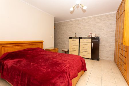 Casa à venda com 284m², 4 quartos e 6 vagas Casa à venda com 284m², 4 quartos e 6 vagasSuíte