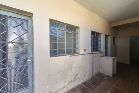 Casa à venda com 300m², 2 quartos e 4 vagasQuintal