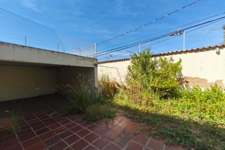 Casa à venda com 300m², 2 quartos e 4 vagasQuintal