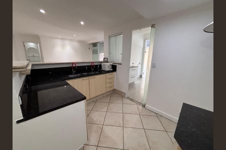 Apartamento para alugar com 220m², 5 quartos e 2 vagas Apartamento para alugar com 220m², 5 quartos e 2 vagasCozinha