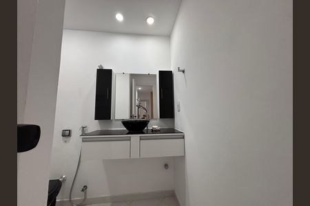 Apartamento para alugar com 220m², 5 quartos e 2 vagas Apartamento para alugar com 220m², 5 quartos e 2 vagasBanheiro do Quarto 3