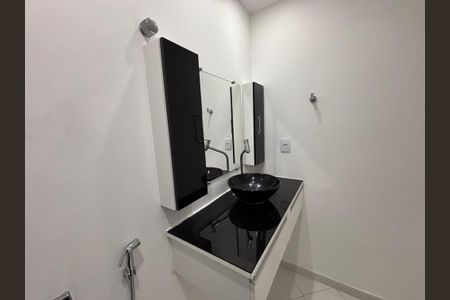 Apartamento para alugar com 220m², 5 quartos e 2 vagas Apartamento para alugar com 220m², 5 quartos e 2 vagasBanheiro do Quarto 3