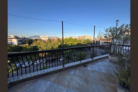 Apartamento para alugar com 220m², 5 quartos e 2 vagas Apartamento para alugar com 220m², 5 quartos e 2 vagasVaranda do quarto 3