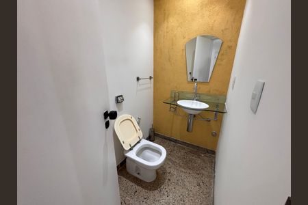 Apartamento para alugar com 220m², 5 quartos e 2 vagas Apartamento para alugar com 220m², 5 quartos e 2 vagasLavabo