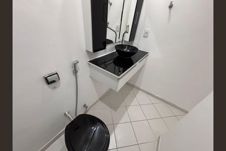 Apartamento para alugar com 220m², 5 quartos e 2 vagas Apartamento para alugar com 220m², 5 quartos e 2 vagasBanheiro do Quarto 3
