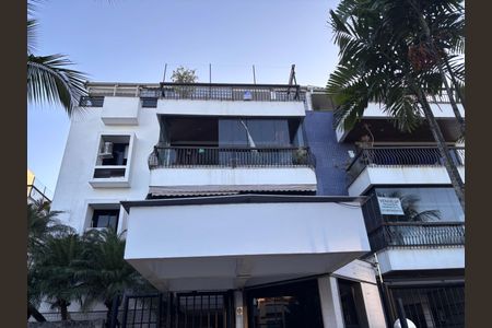 Apartamento para alugar com 220m², 5 quartos e 2 vagas Apartamento para alugar com 220m², 5 quartos e 2 vagasPlaquinha