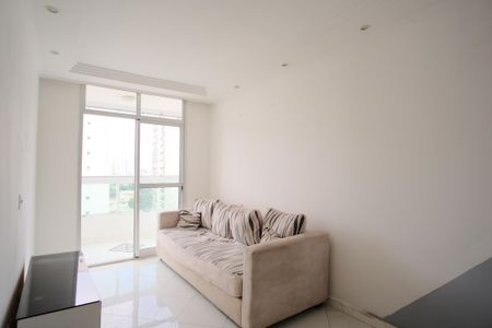 Apartamento para alugar com 77m², 3 quartos e 2 vagasSala