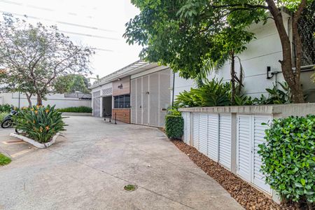 Apartamento para alugar com 57m², 1 quarto e 1 vagaFachada e portaria