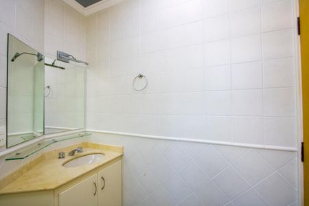 Apartamento para alugar com 98m², 3 quartos e 2 vagasBanheiro do quarto 1