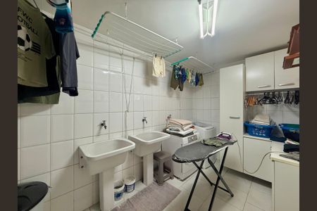 Casa de condomínio à venda com 397m², 4 quartos e 4 vagasÁrea de Serviço