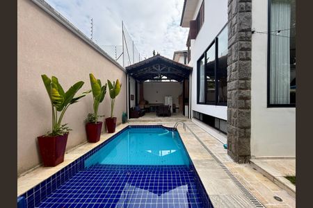 Casa de condomínio à venda com 397m², 4 quartos e 4 vagasPiscina 