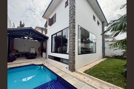 Casa de condomínio à venda com 397m², 4 quartos e 4 vagasPiscina 
