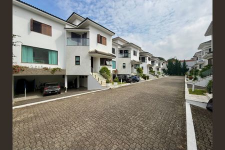 Casa de condomínio à venda com 397m², 4 quartos e 4 vagasFachada Casa