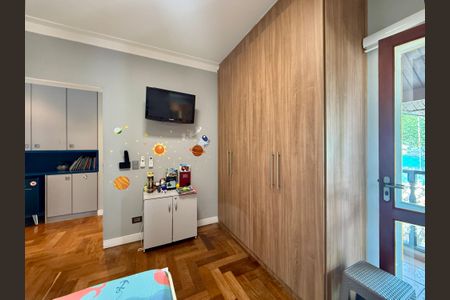Casa de condomínio à venda com 397m², 4 quartos e 4 vagasSuíte 3