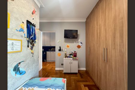 Casa de condomínio à venda com 397m², 4 quartos e 4 vagasSuíte 3