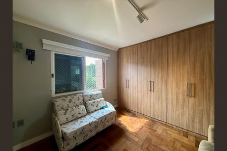 Casa de condomínio à venda com 397m², 4 quartos e 4 vagasSuíte 2