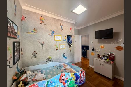 Casa de condomínio à venda com 397m², 4 quartos e 4 vagasSuíte 3