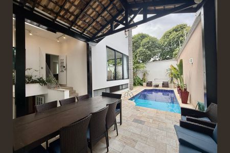 Casa de condomínio à venda com 397m², 4 quartos e 4 vagasChurrasqueira