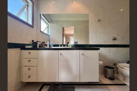 Casa de condomínio à venda com 397m², 4 quartos e 4 vagasBanheiro Suíte 2