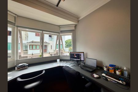 Casa de condomínio à venda com 397m², 4 quartos e 4 vagasEscritório 