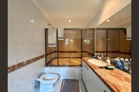 Casa de condomínio à venda com 397m², 4 quartos e 4 vagasBanheiro Suíte 4