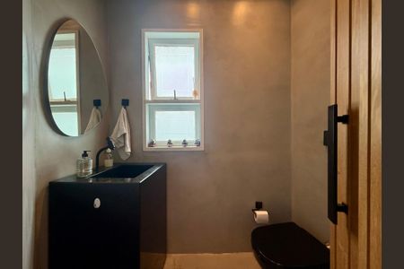 Casa de condomínio à venda com 397m², 4 quartos e 4 vagasLavabo 