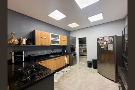 Casa de condomínio à venda com 397m², 4 quartos e 4 vagasCozinha 