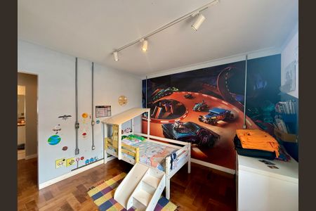 Casa de condomínio à venda com 397m², 4 quartos e 4 vagasSuíte 1