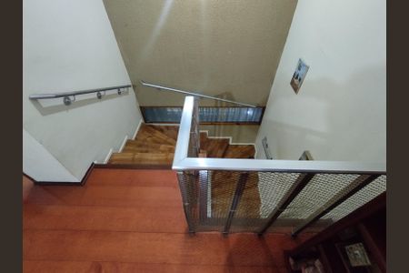Casa à venda com 315m², 3 quartos e 3 vagasEscada 