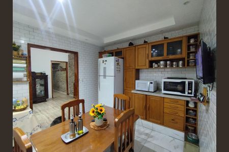 Casa à venda com 315m², 3 quartos e 3 vagasCozinha - Armários