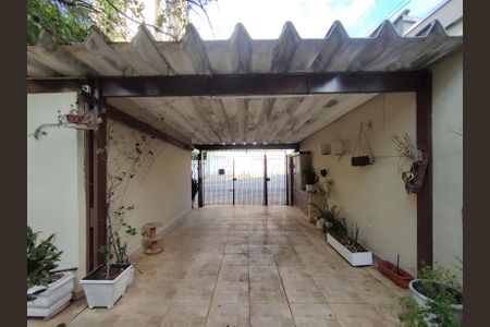 Garagem de casa à venda com 3 quartos, 315m² em Vila Gumercindo, São Paulo