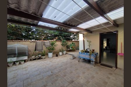 Casa à venda com 315m², 3 quartos e 3 vagasQuintal 