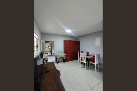 Casa à venda com 315m², 3 quartos e 3 vagasQuarto de Serviço