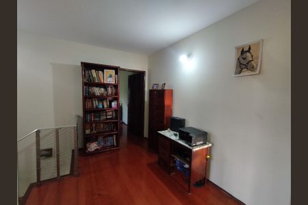 Casa à venda com 315m², 3 quartos e 3 vagasCorredor 