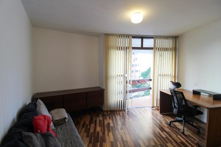 Apartamento para alugar com 65m², 2 quartos e 1 vagaSala