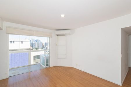 Sala de apartamento à venda com 2 quartos, 86m² em Vila Nova Conceição, São Paulo