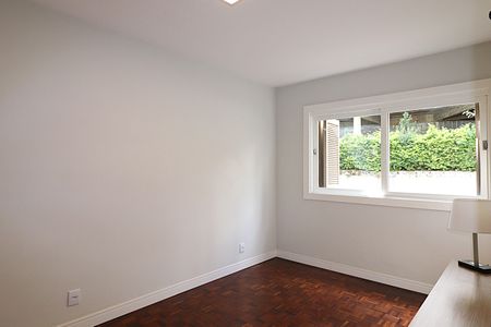 Quarto 1 de apartamento à venda com 2 quartos, 67m² em Petrópolis, Porto Alegre