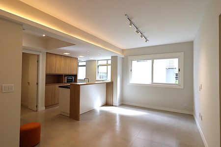 Sala de apartamento à venda com 2 quartos, 67m² em Petrópolis, Porto Alegre