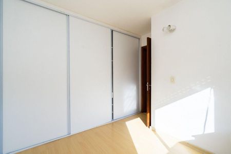 Quarto 2 de apartamento para alugar com 2 quartos, 55m² em Sarandi, Porto Alegre